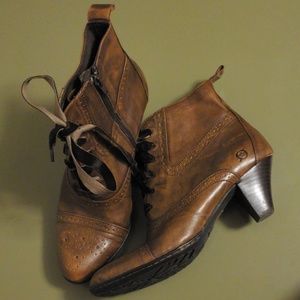 Born healed ankle booties
